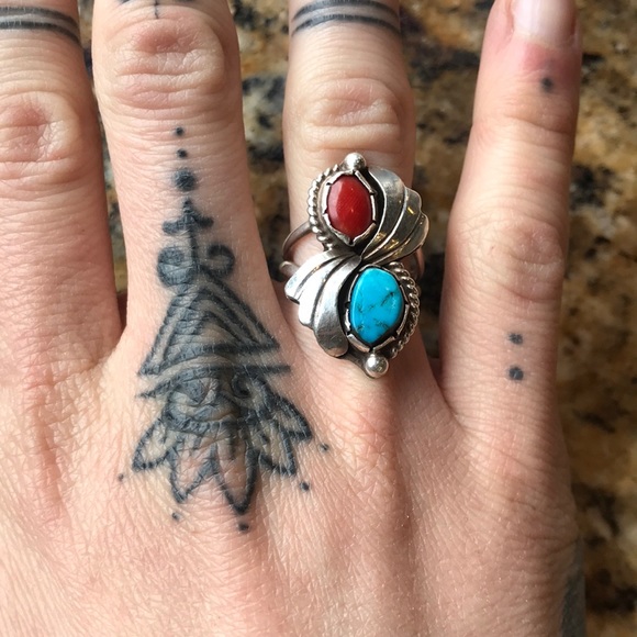Beautiful Turquoise and Coral Ring - Picture 3 of 3